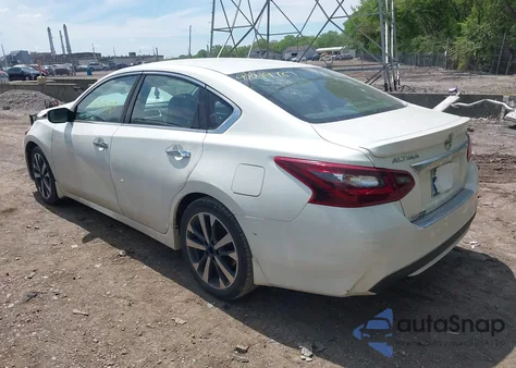 2017 Nissan Altima 2.5 Sr из США, поврежденный, VIN 1N4AL3AP2HC272753